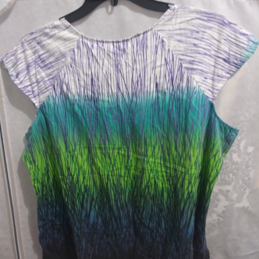 Tops - Picture 3 of 3
